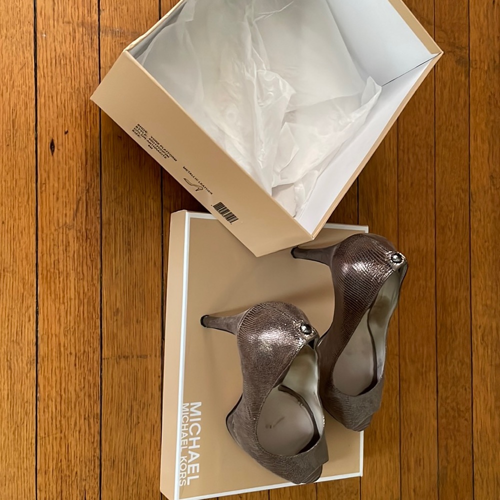 Michael Kors Metallic Peep Toe Heels Size 8